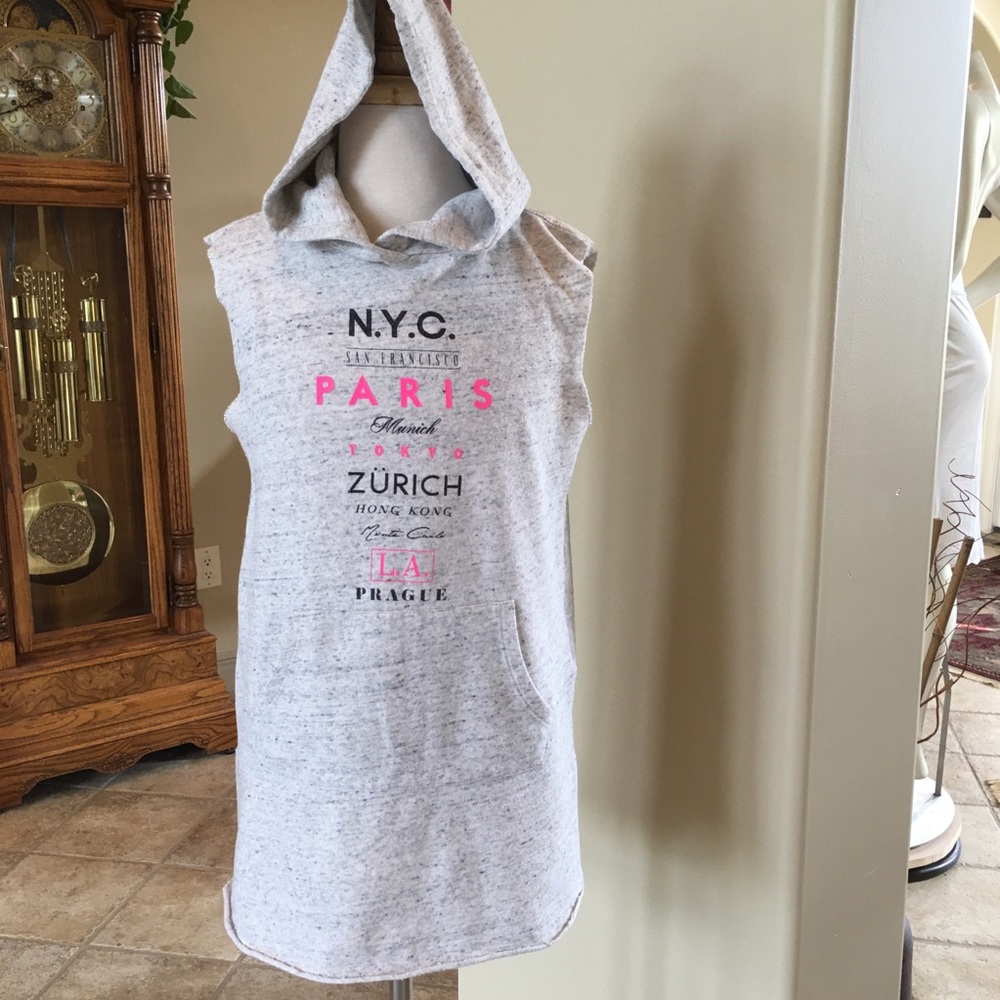 Forever 21 Girls Sleeveless Hoodie size 11/12🌹
